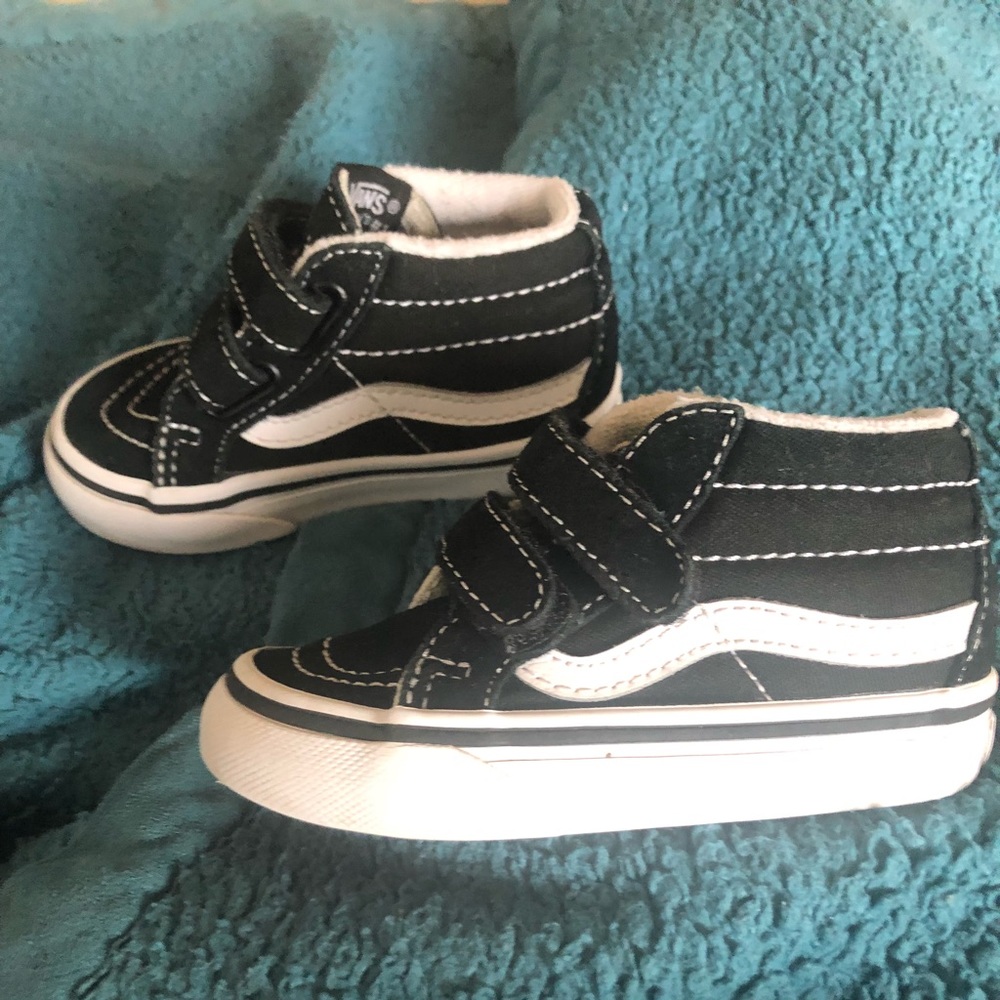 Cute toddler vans!!
